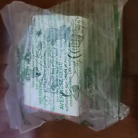 NIB 2015 Royal Boom Box from Wendy's Toys From All Hail King Julien Series - Picture 2 of 2